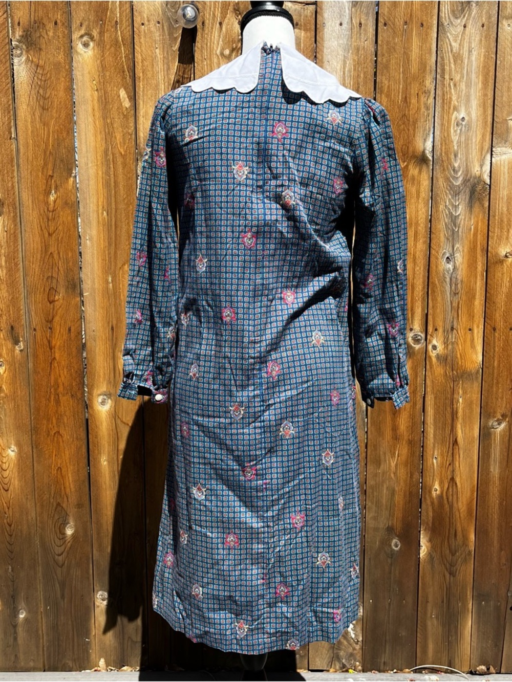 70s Vintage Toni Lynn Green Pattern Long Sleeve Midi Dress with White Collar - Picture 3 of 7